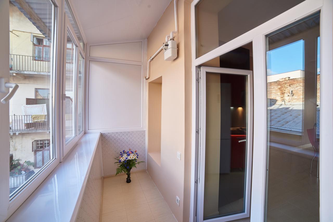2 Bedrooms Apartment 150M From Opera House Lviv Exterior photo